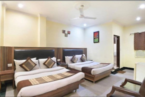 Hotel Perfect Spot- Main Bazar - Walking Metro Station